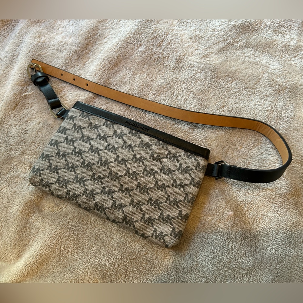Michael Kors High Waisted XS Belt Bag